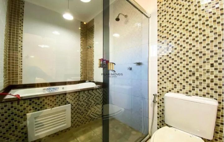 Sobrado 233m² 05 dormitórios, 04 vagas, no Bairro Moinhos de Vento em Canoas