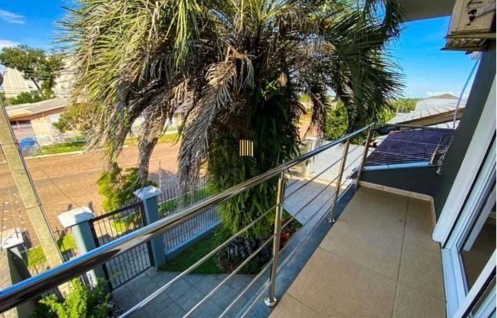 Sobrado 233m² 05 dormitórios, 04 vagas, no Bairro Moinhos de Vento em Canoas