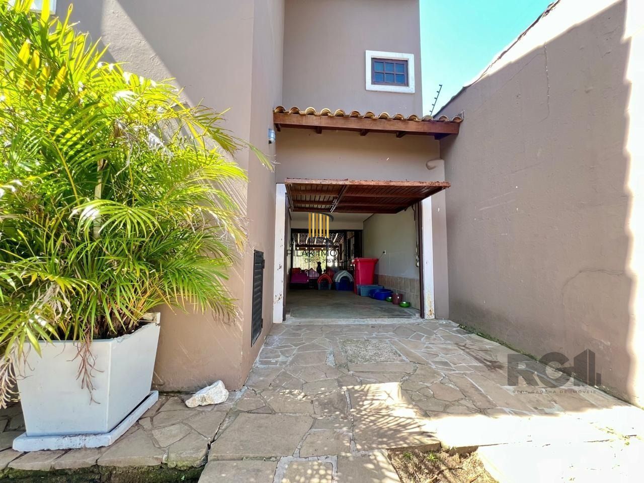 Casa 3 dormitórios no bairro Serraria