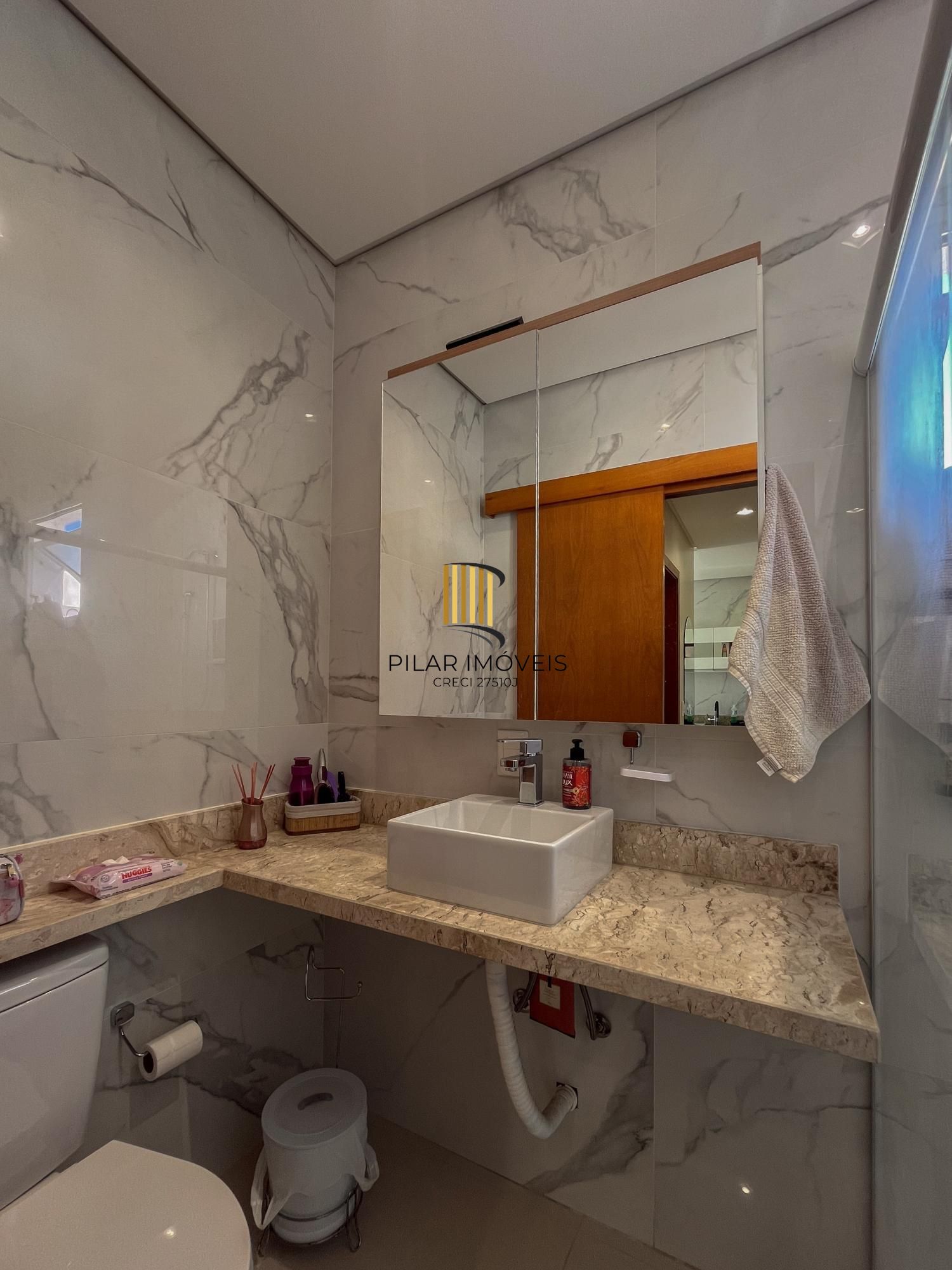 Casa em condomínio com 03 dormitórios no Alta Vista