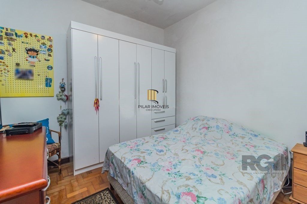 Casa 4 dormitórios no bairro Navegantes