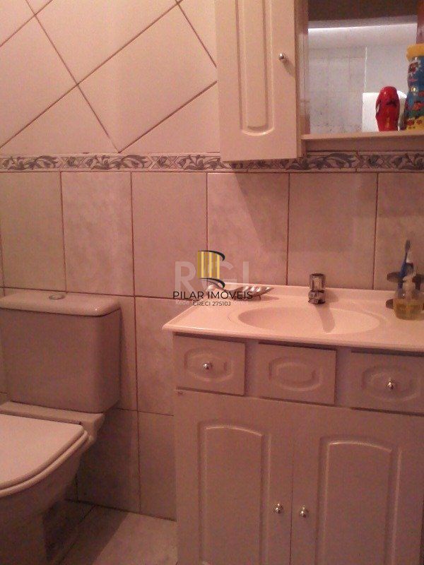 Casa para Venda - 120m², 2 dormitórios, 2 vagas - Jardim Floresta