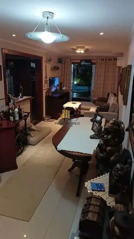 Casa 4 dormitórios no bairro Hípica
