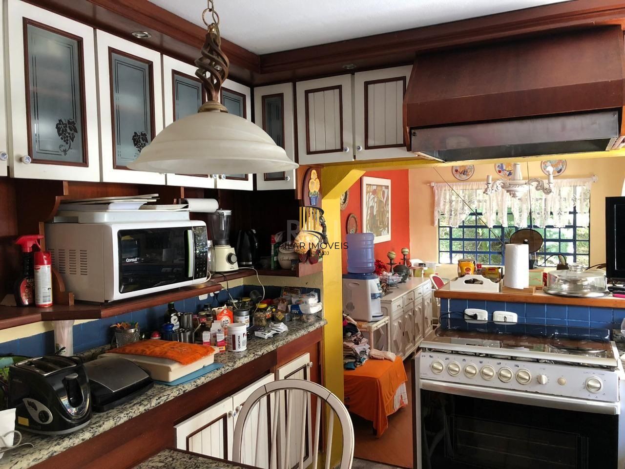 Sobrado para Venda - 295.24m², 3 dormitórios, sendo 3 suites, 2 vagas - Canela