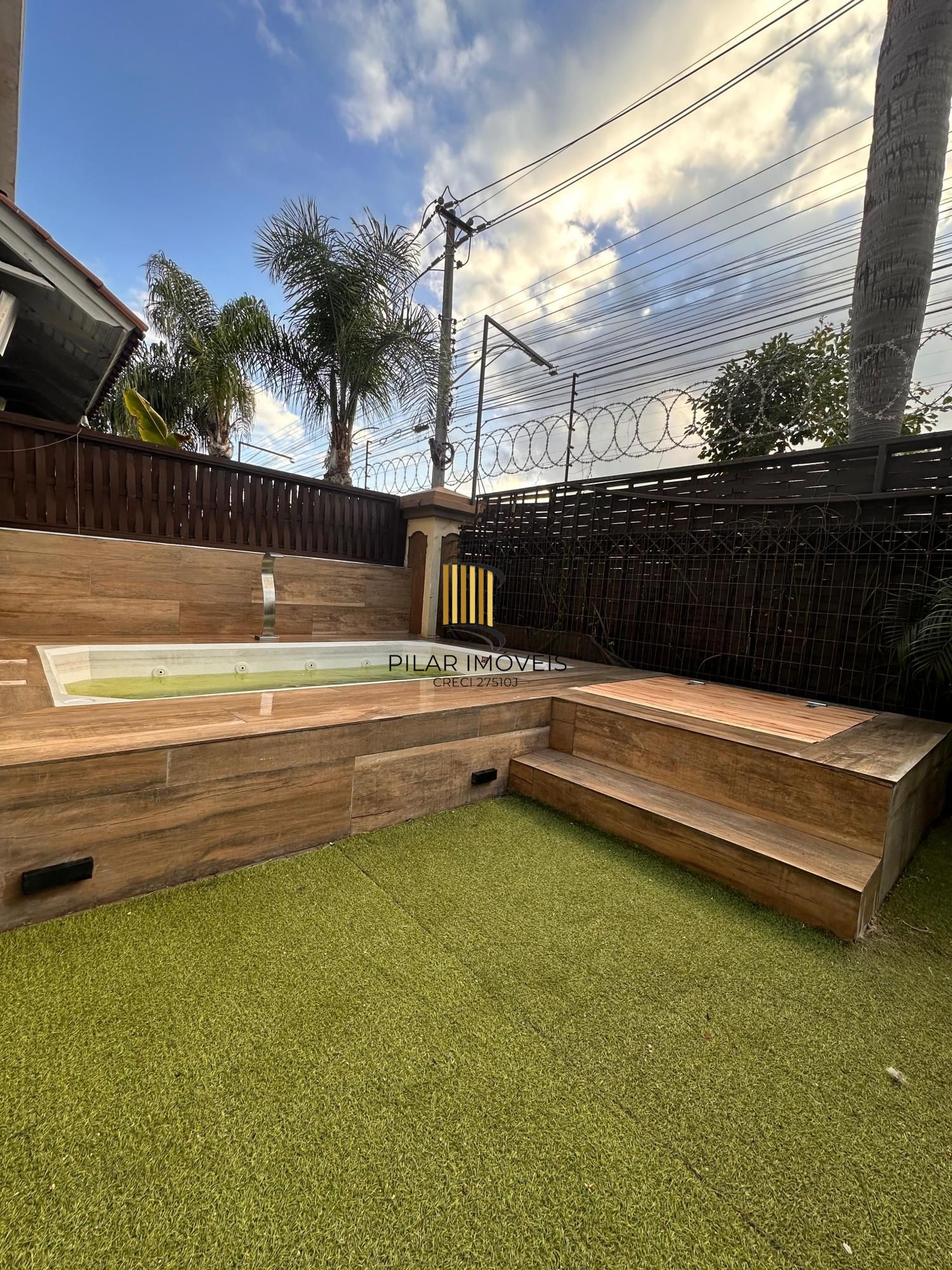Casa em condomínio/03 dormitórios/02 vagas/Ecoville/Porto Alegre-RS