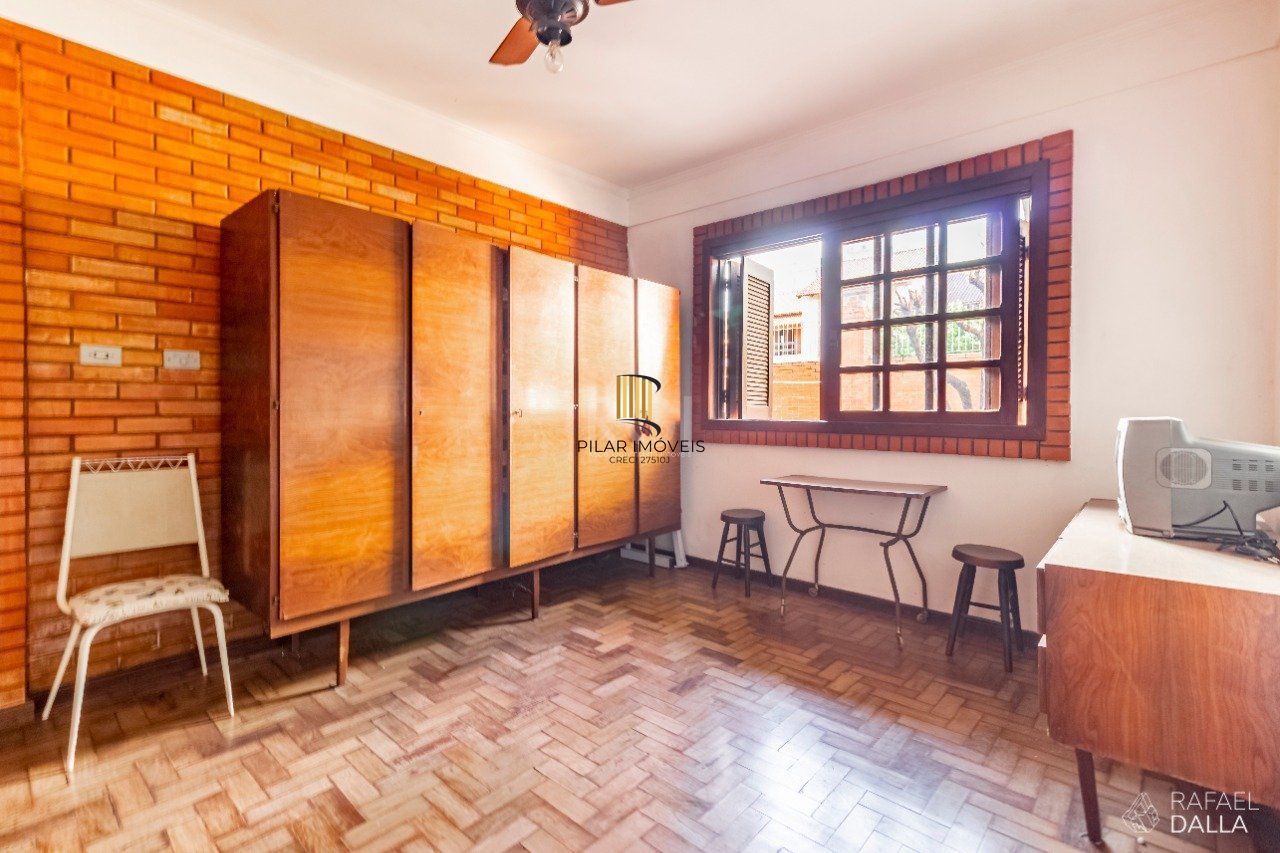 Casa para Venda - 574m², 3 dormitórios, sendo 2 suites, 8 vagas - Jardim Planalto