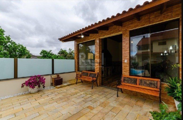Casa 3 dormitórios no bairro Sarandi