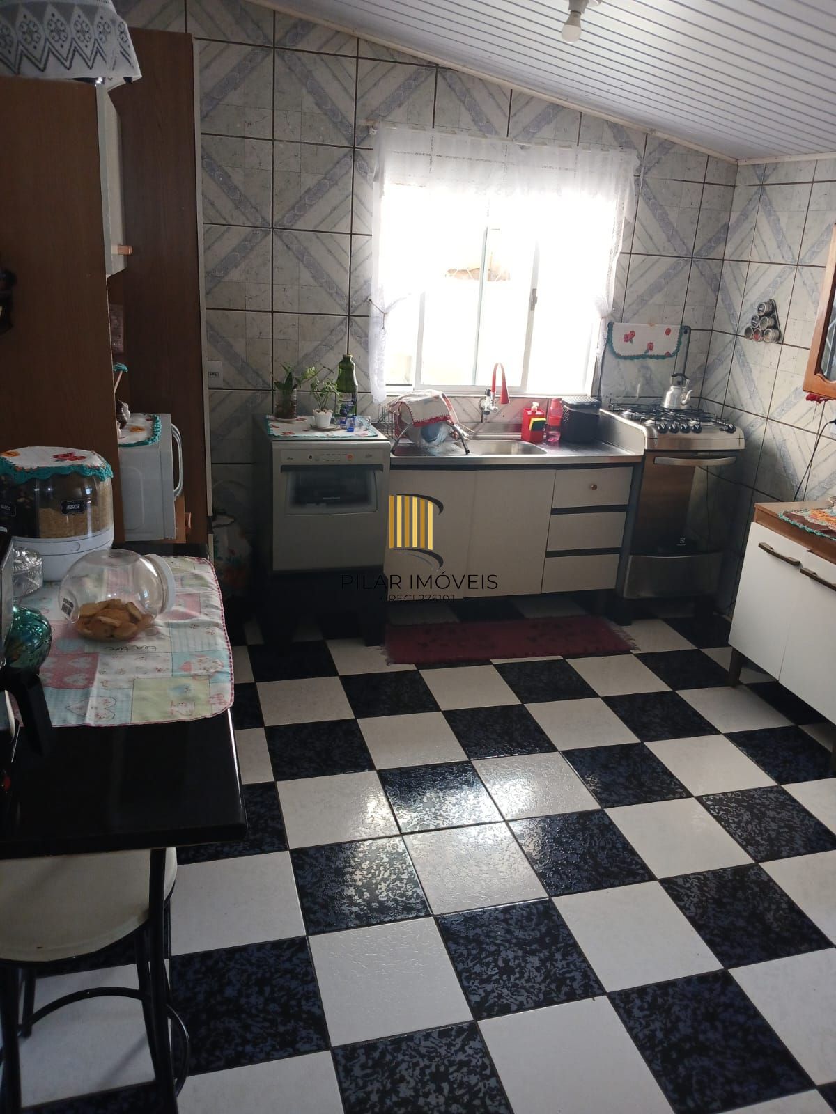 Casa à venda no bairro Mathias Velho - Canoas