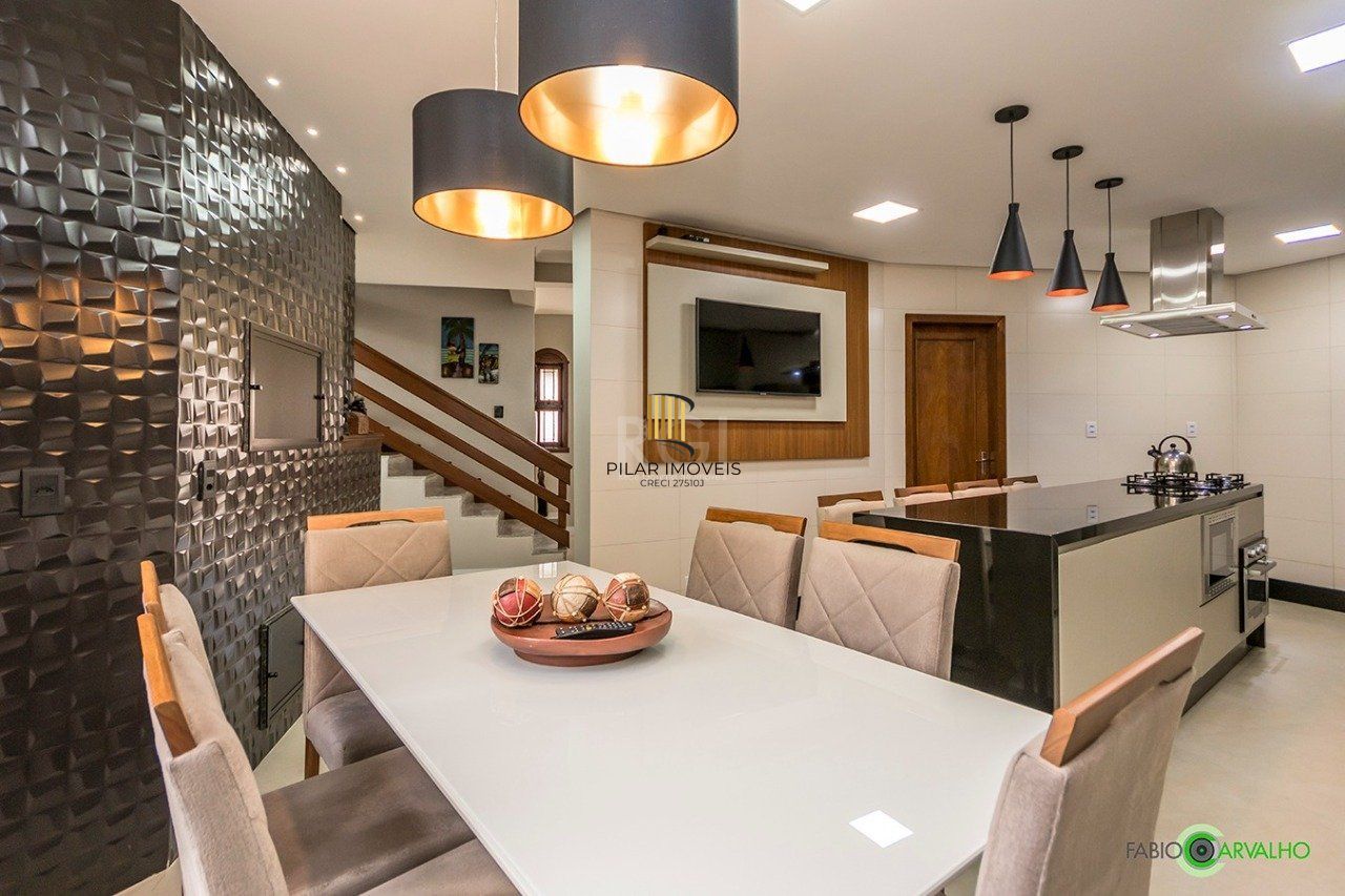 Sobrado para Venda - 335m², 4 dormitórios, sendo 2 suites, 3 vagas - Petrópolis