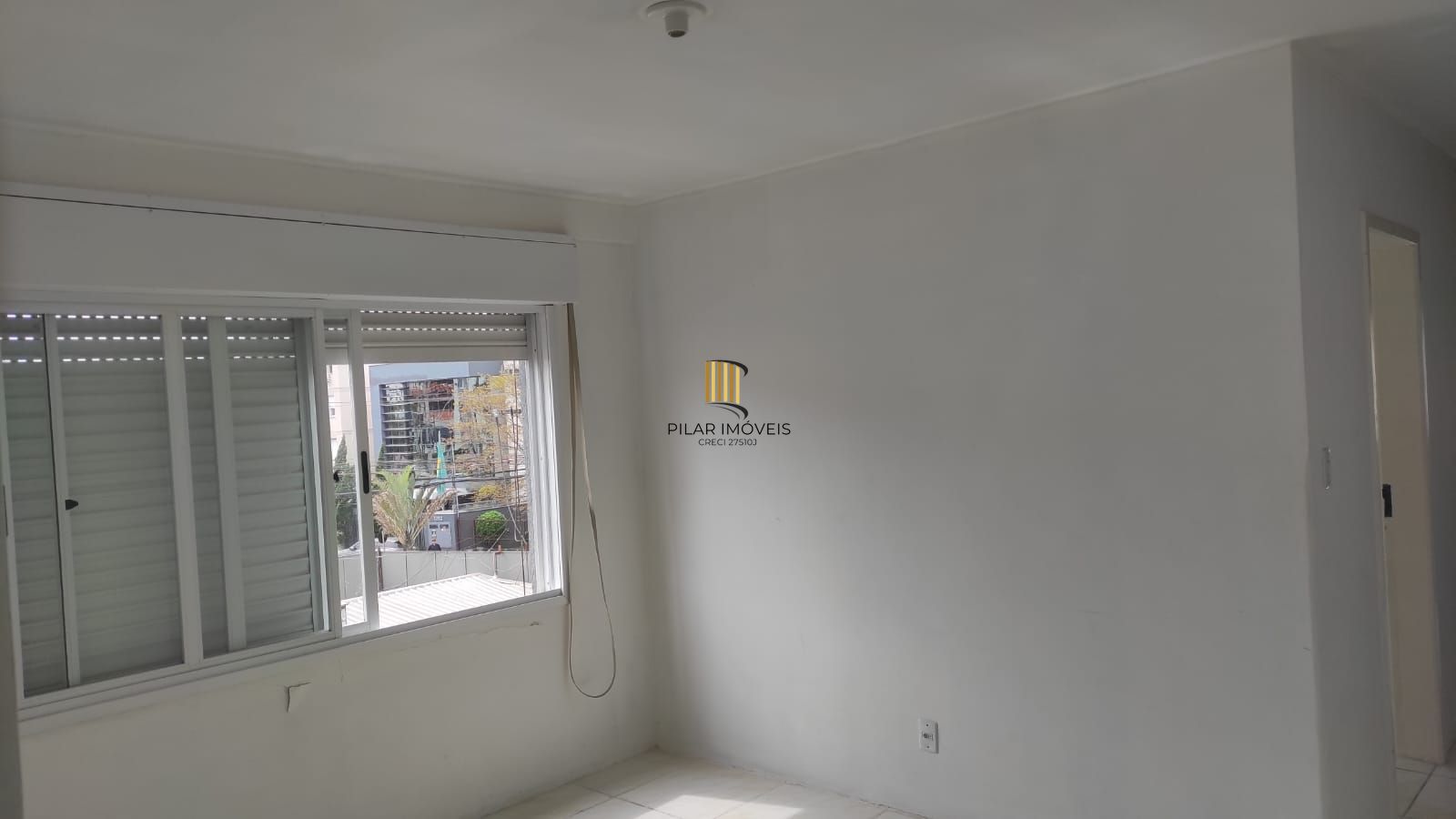 Apartamento rua Dr. Barcelos/ dois dormitorios/ garagem coberta
