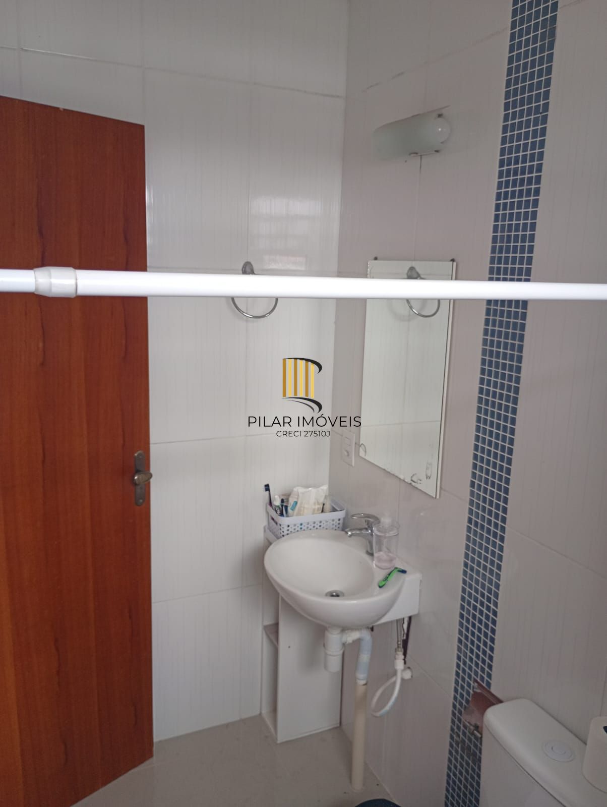 Sobrado 3 Dorm/ 2 Vagas garagem/ Exelente localização