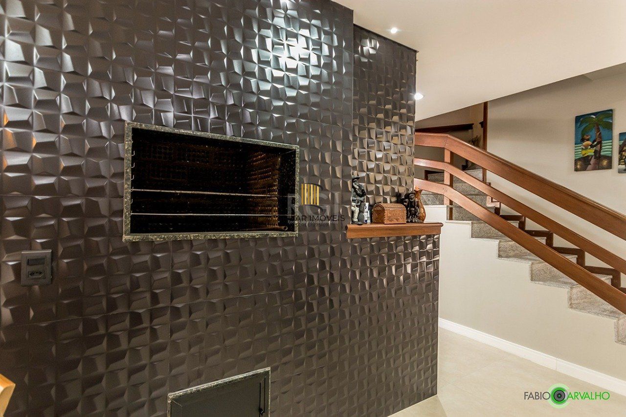 Sobrado para Venda - 335m², 4 dormitórios, sendo 2 suites, 3 vagas - Petrópolis