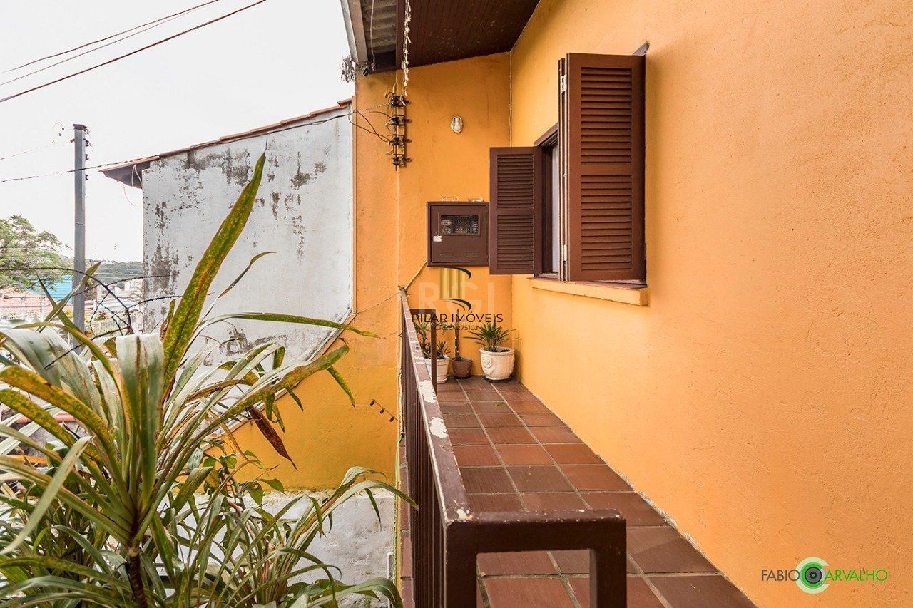 Casa para Venda - 168m², 3 dormitórios, sendo 1 suites, 3 vagas - Medianeira