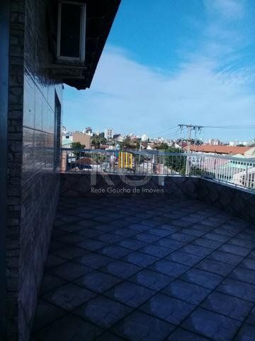Sobrado para Venda - 440m², 8 dormitórios, sendo 3 suites, 4 vagas - Harmonia