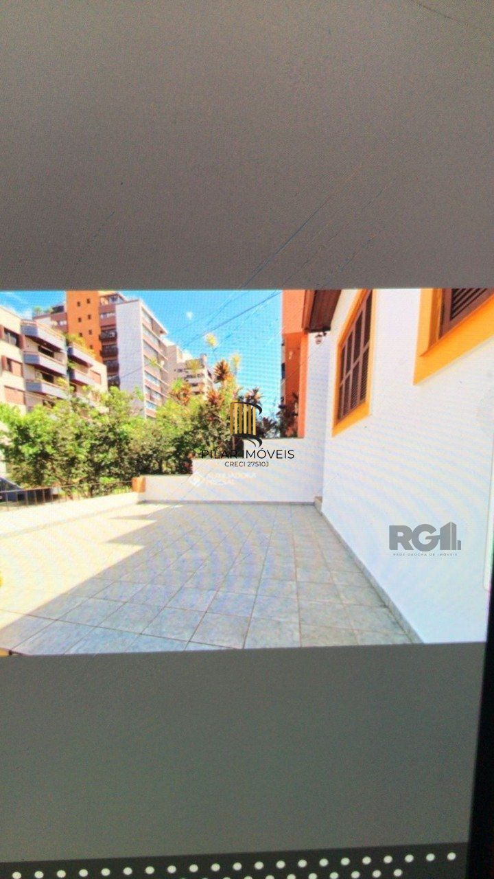 Casa para Venda - 247.5m², 3 dormitórios, 2 vagas - Petrópolis