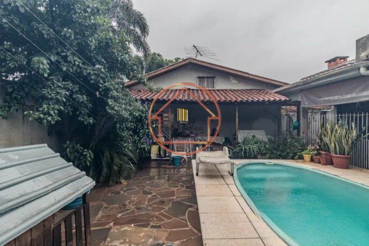 Casa / 3 Dormitórios / 1 Suíte / Piscina / 3 Vagas / Parque Santa Fé / Santa Fé / Porto Alegre / RS