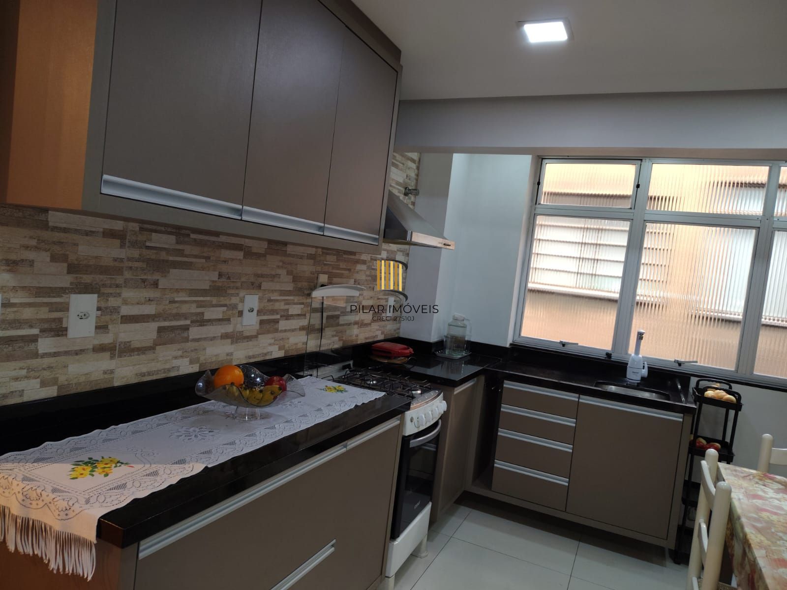 Apartamento Espaçoso no Centro Histórico com Móveis Sob Medida