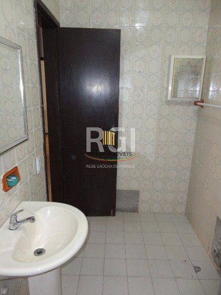 Casa para Venda - 100m², 3 dormitórios, 4 vagas - Guarujá