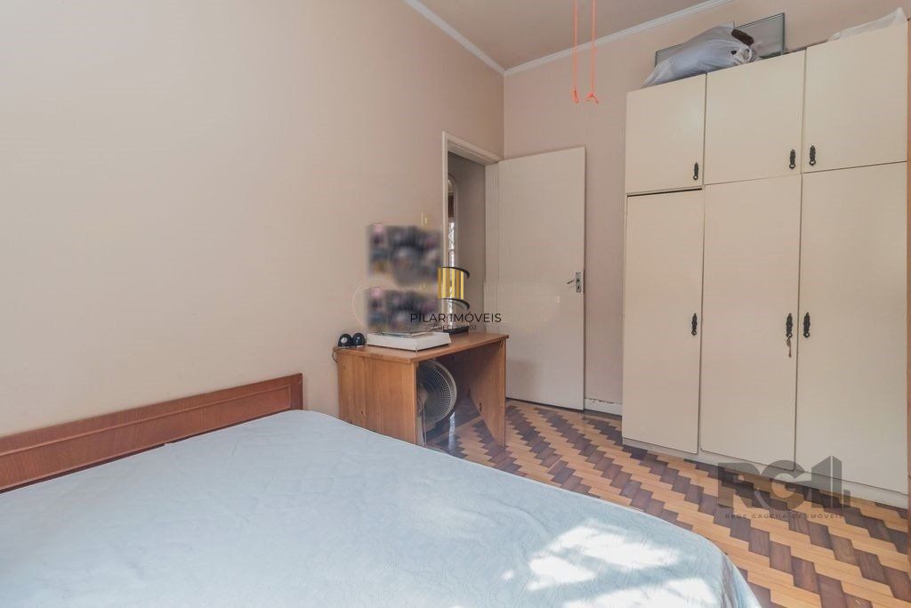 Casa 4 dormitórios no bairro Navegantes