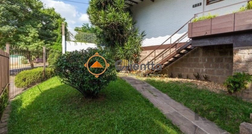 Casa 4 dormitórios no bairro Chácara das Pedras