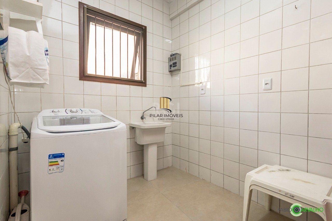 Sobrado para Venda - 335m², 4 dormitórios, sendo 2 suites, 3 vagas - Petrópolis