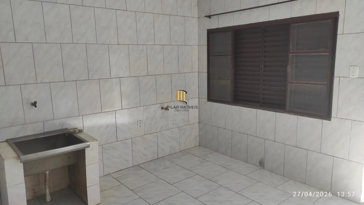 Casa com piscina e salão de festas a venda Canoas / 3 Dormitórios