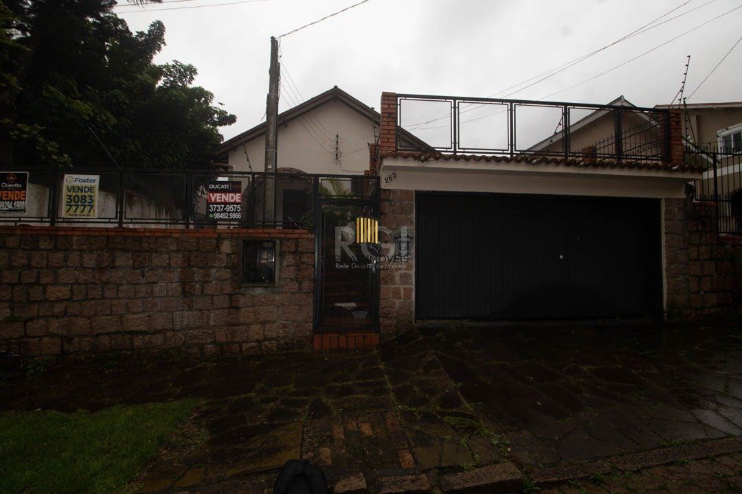 Casa para Venda - 203m², 3 dormitórios, sendo 1 suites, 2 vagas - Santa Tereza