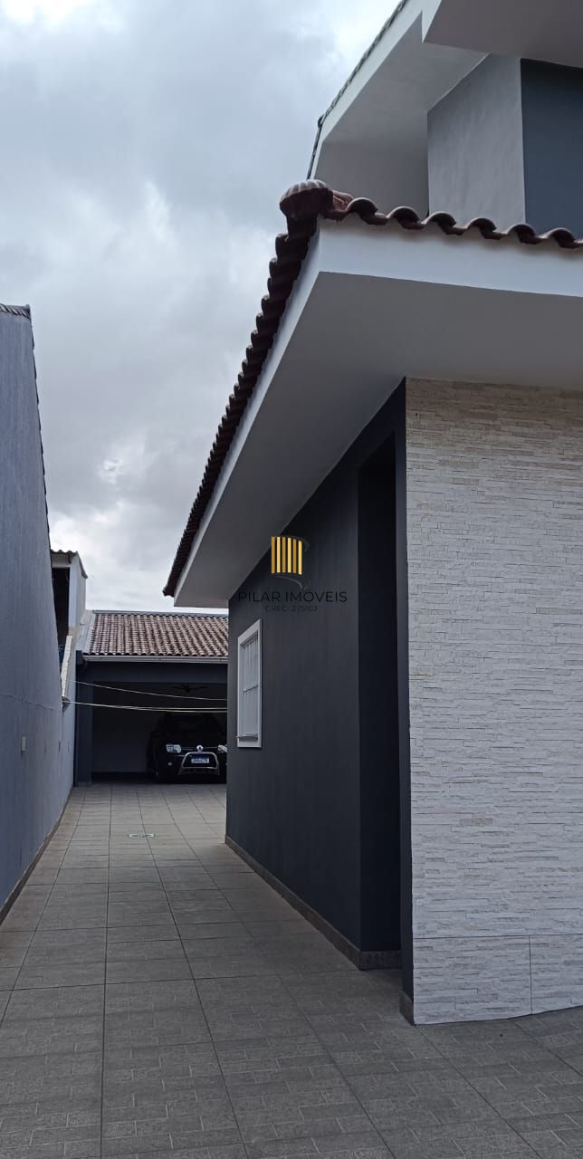 Sobrado 233m² 05 dormitórios, 04 vagas, no Bairro Moinhos de Vento em Canoas