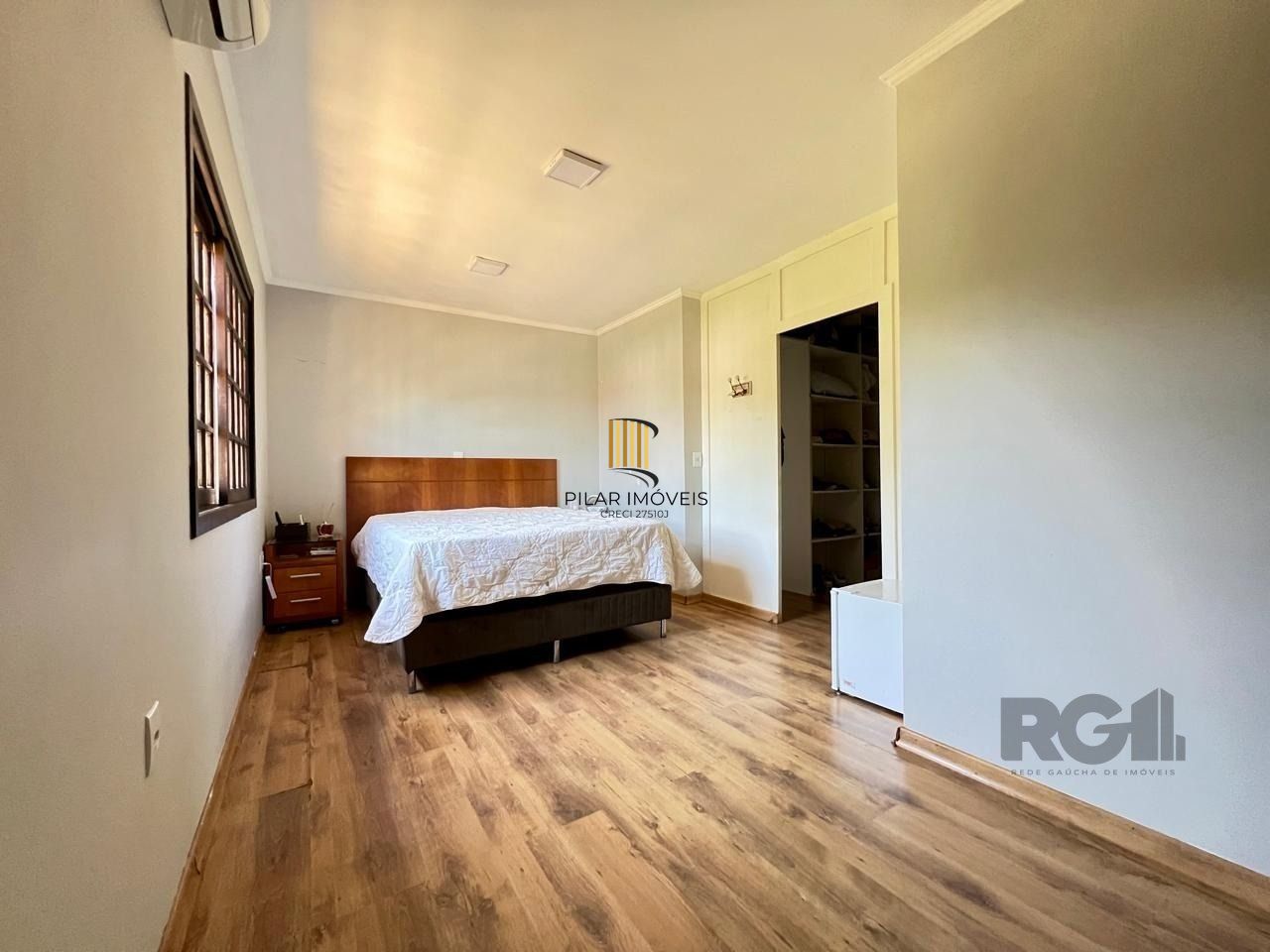 Casa 3 dormitórios no bairro Serraria