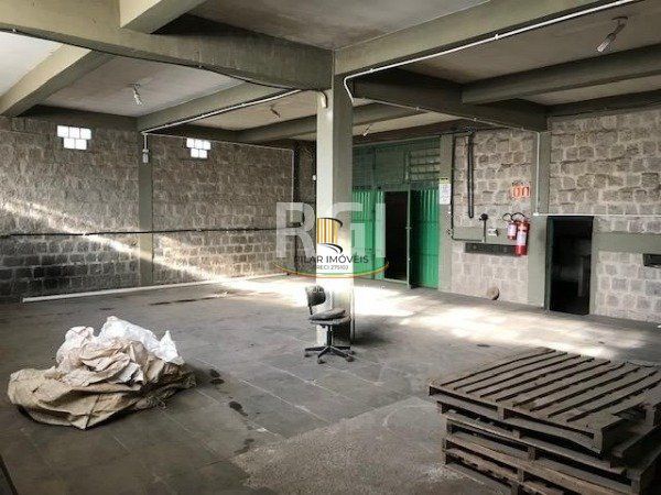 Depósito/Pavilhão para Venda - 1000m², 0 dormitórios, 4 vagas - Jardim Itu Sabará
