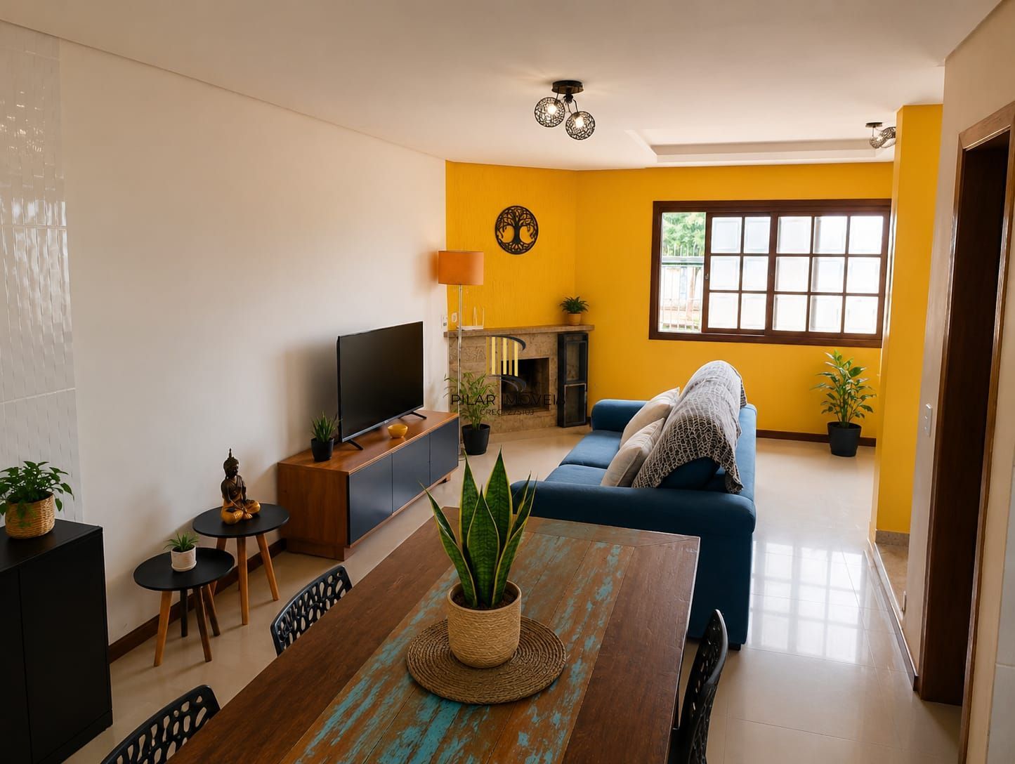 Sobrado 3 Dorm/ 2 Vagas garagem/ Exelente localização