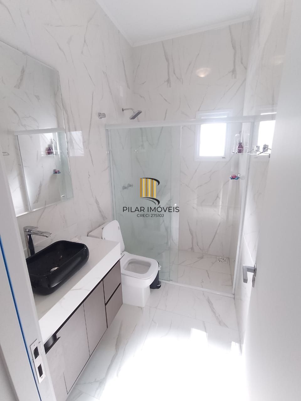 Casa a venda 4 Dormitórios/ Chácara da Pedras