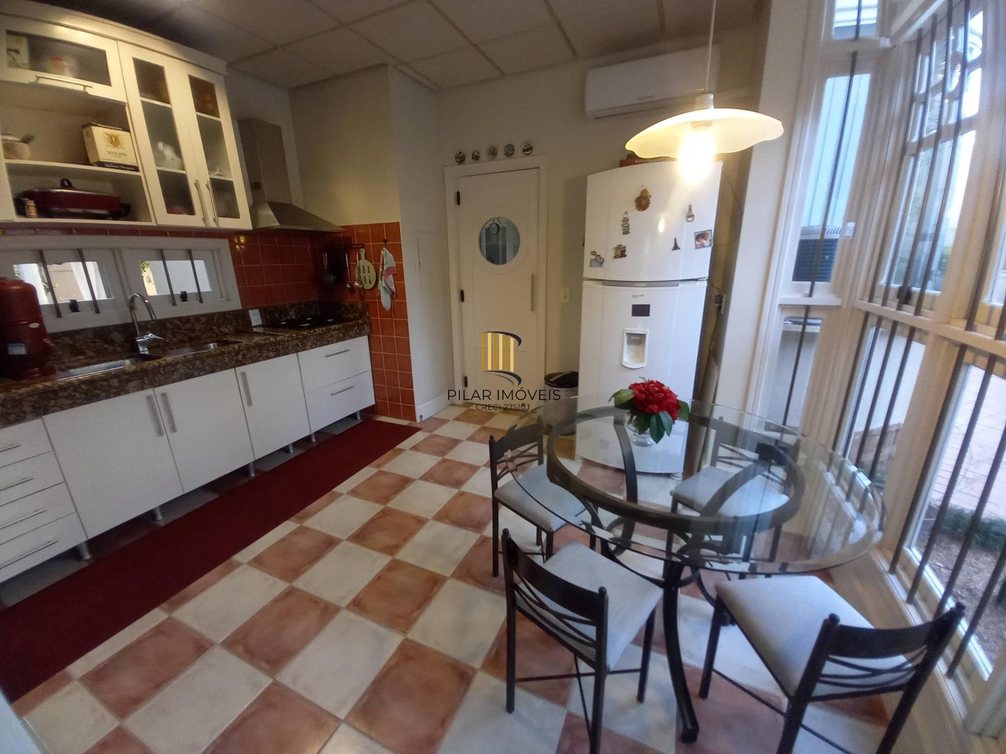 Excelente sobrado 242m²/3dormitórios/Moinhos de Vento/Canoas