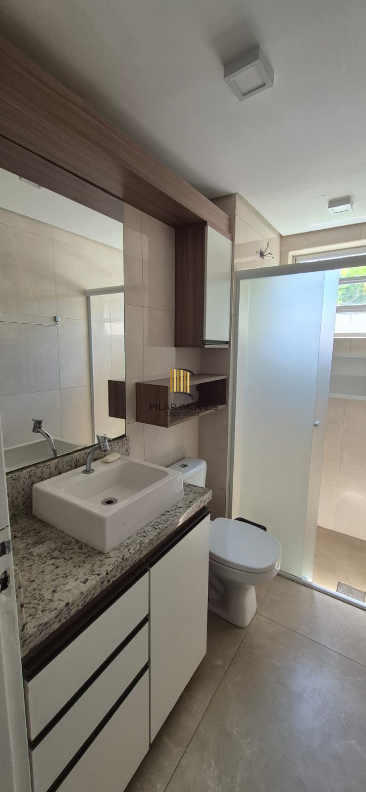 Apartamento 2 Dormiótios / Cond. fechado/ piscina/ excelente localização