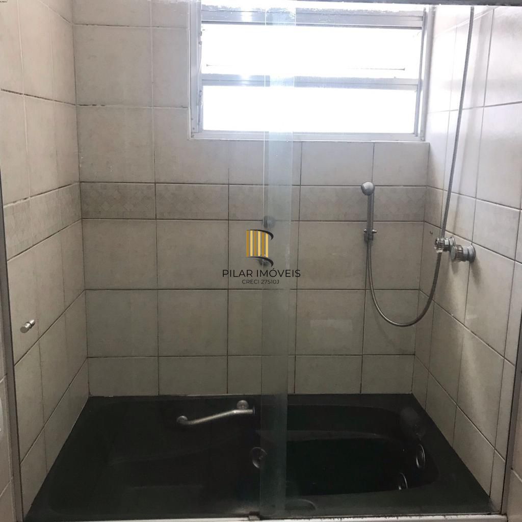 VENDE E ALUGA APARTAMENTO COM 100M² E UMA VAGA DE GARAGEM.