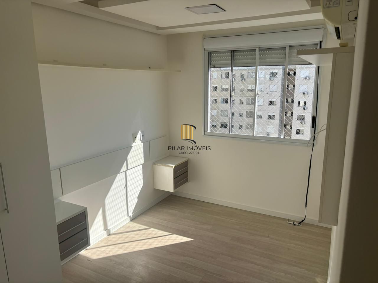 Apartamento / 2 Dormitórios / 1 Vaga / Mobiliado / Jardim Itu / Porto Alegre / RS