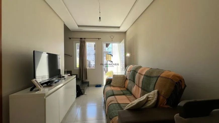 Casa a venda no bairro São José com 2 quartos / 2 suítes / 3 banheiros