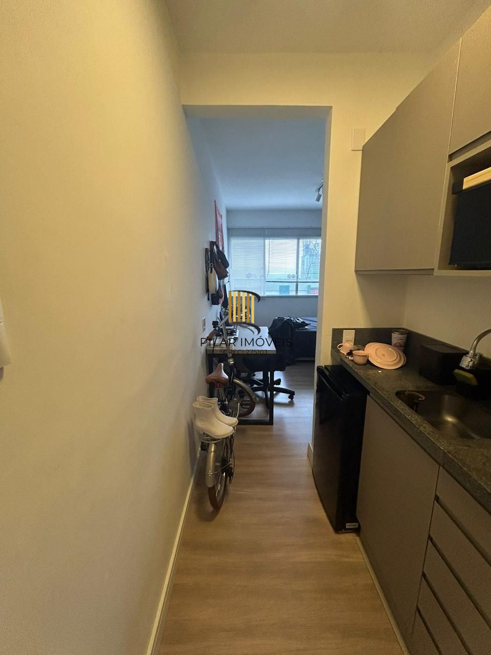 Kitnet mobiliado/ Centro Histórico/ Porto Alegre/ próximo a Santa Casa e UFRGS