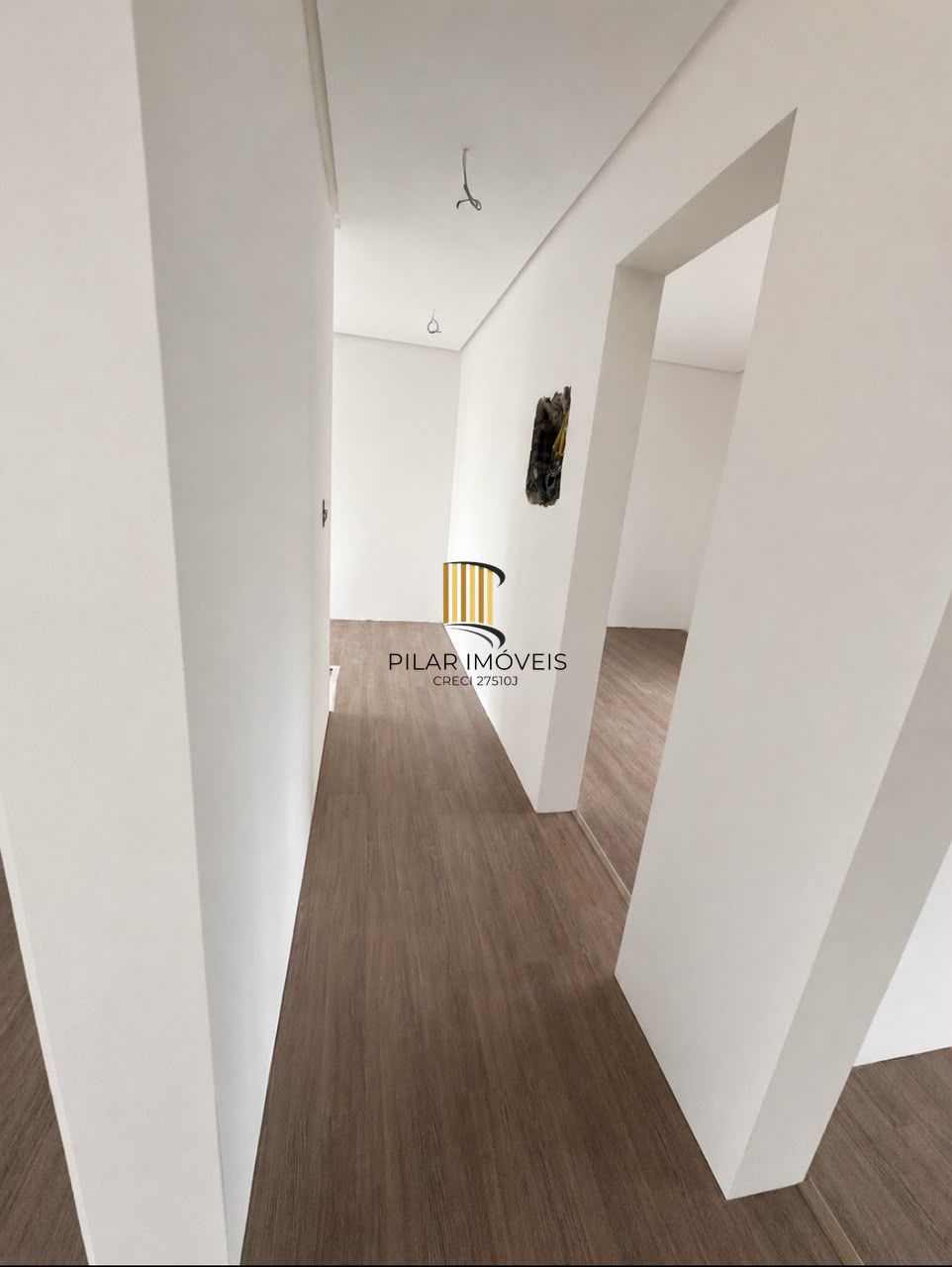 Casa Moderna com Piscina Privativa e 3 Quartos em Condomínio Fechado