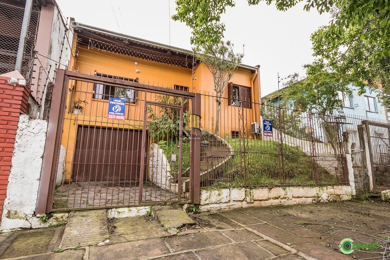 Casa para Venda - 168m², 3 dormitórios, sendo 1 suites, 3 vagas - Medianeira