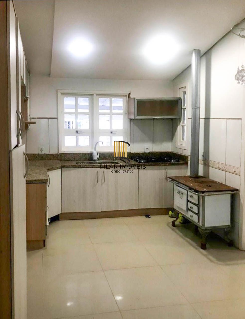 Casa / 4 Dormitórios / 1 Suíte / Salão de festas / 2 Vagas / Jardim Algarve / Alvorada / RS