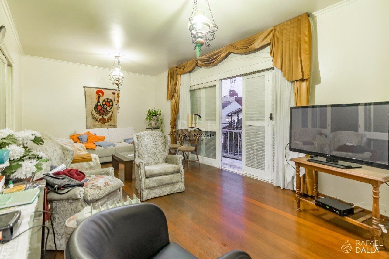 Casa para Venda - 249m², 5 dormitórios, sendo 1 suites, 4 vagas - Chácara das Pedras