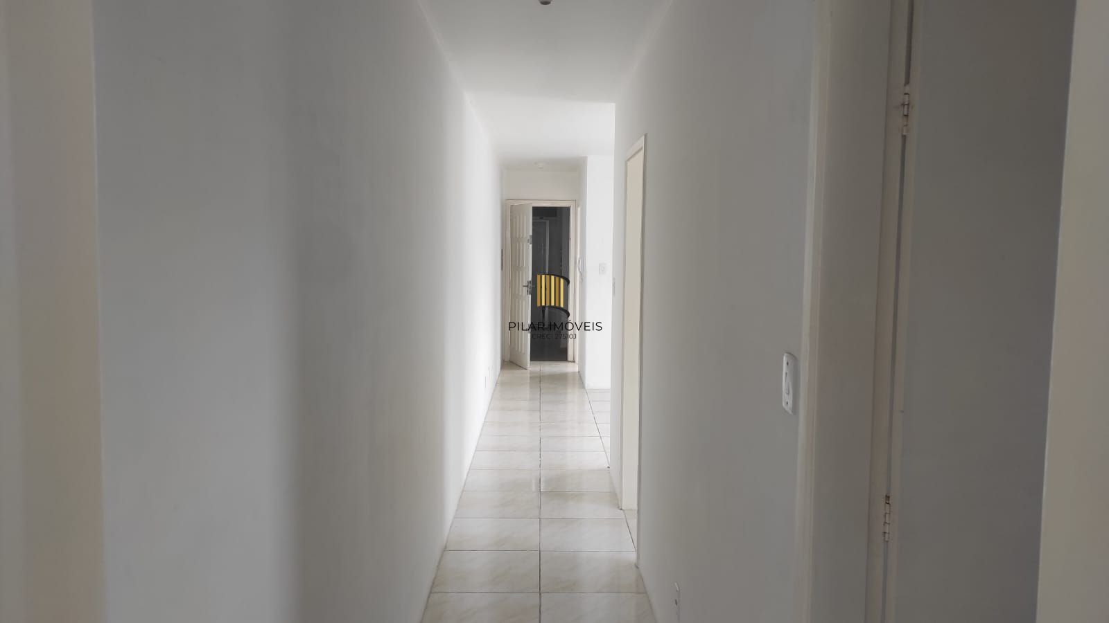 Apartamento rua Dr. Barcelos/ dois dormitorios/ garagem coberta