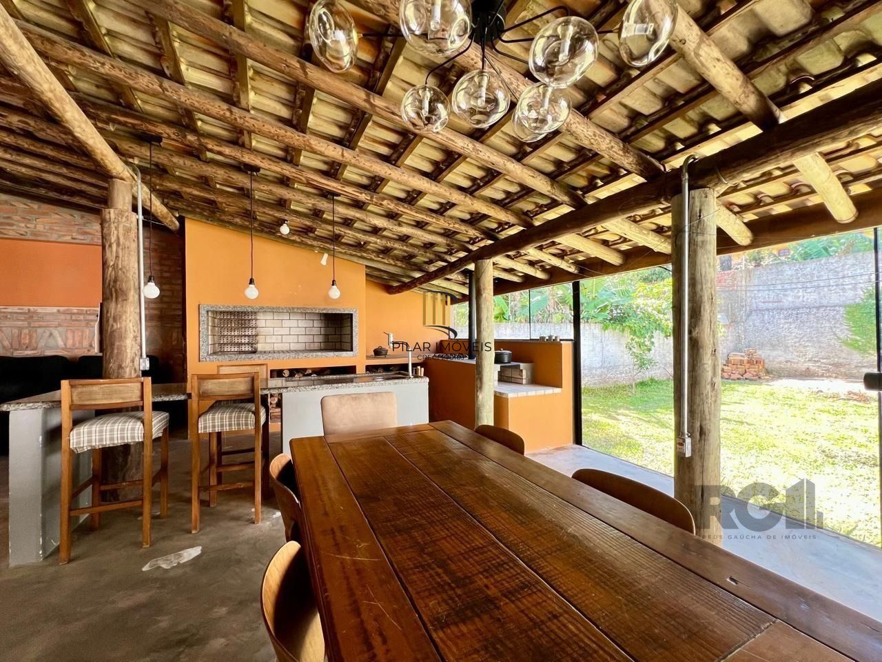 Casa 3 dormitórios no bairro Serraria