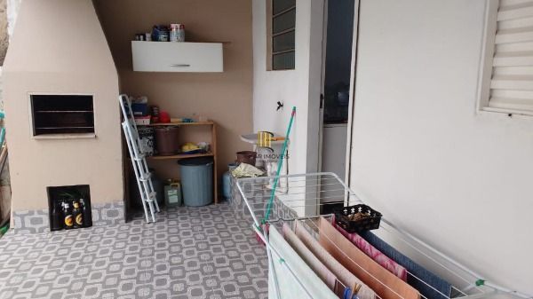 Casa para Venda - 60m², 2 dormitórios, 2 vagas - Maria Regina