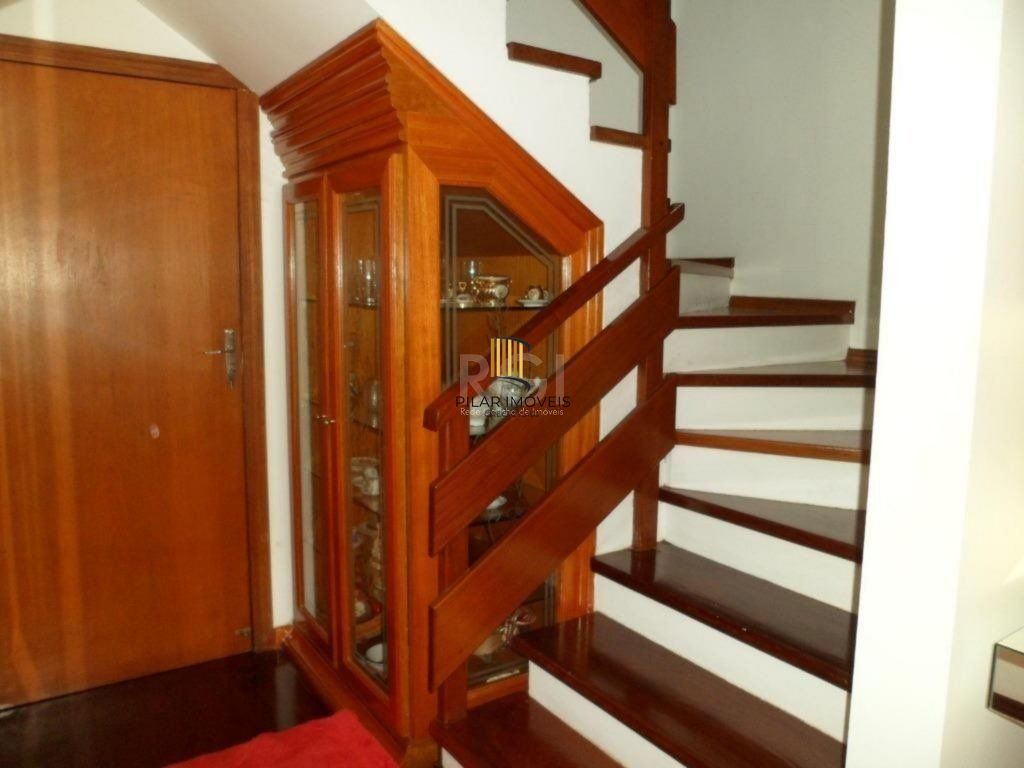 Casa para Venda - 216m², 4 dormitórios, sendo 1 suites, 8 vagas - Aberta Dos Morros