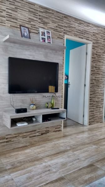 Casa para Venda - 60m², 2 dormitórios, 2 vagas - Maria Regina