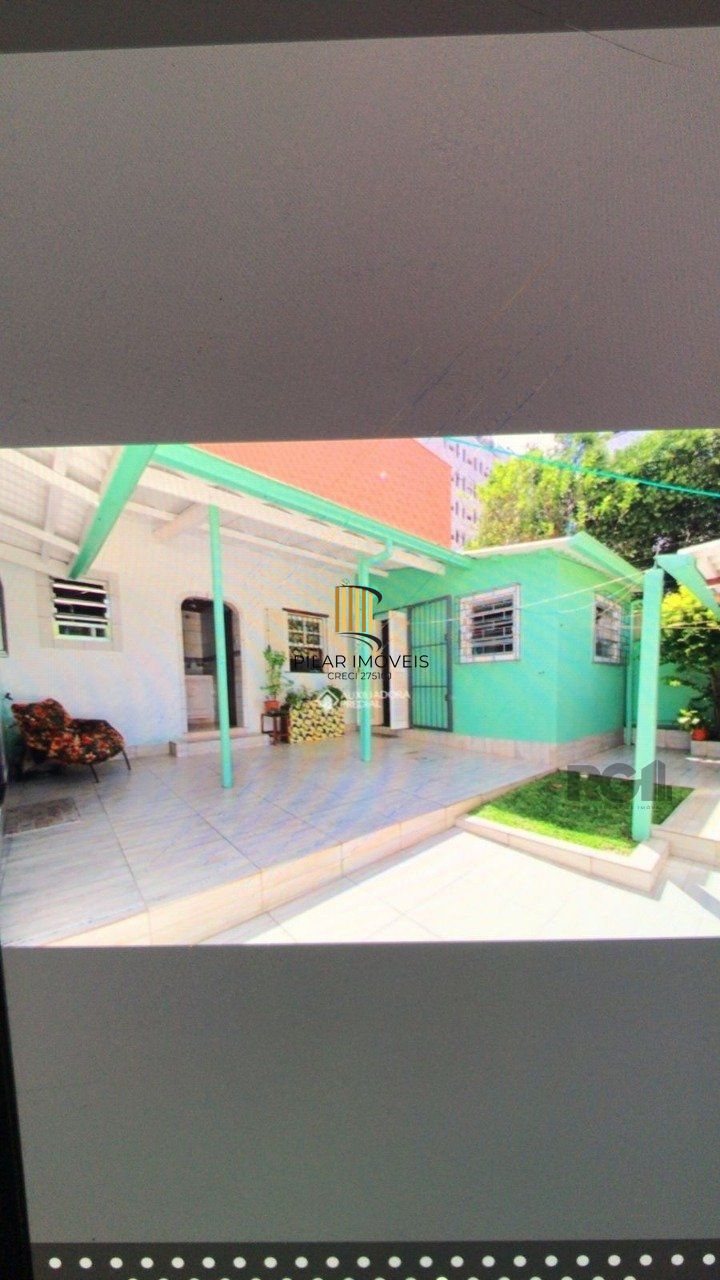 Casa para Venda - 247.5m², 3 dormitórios, 2 vagas - Petrópolis