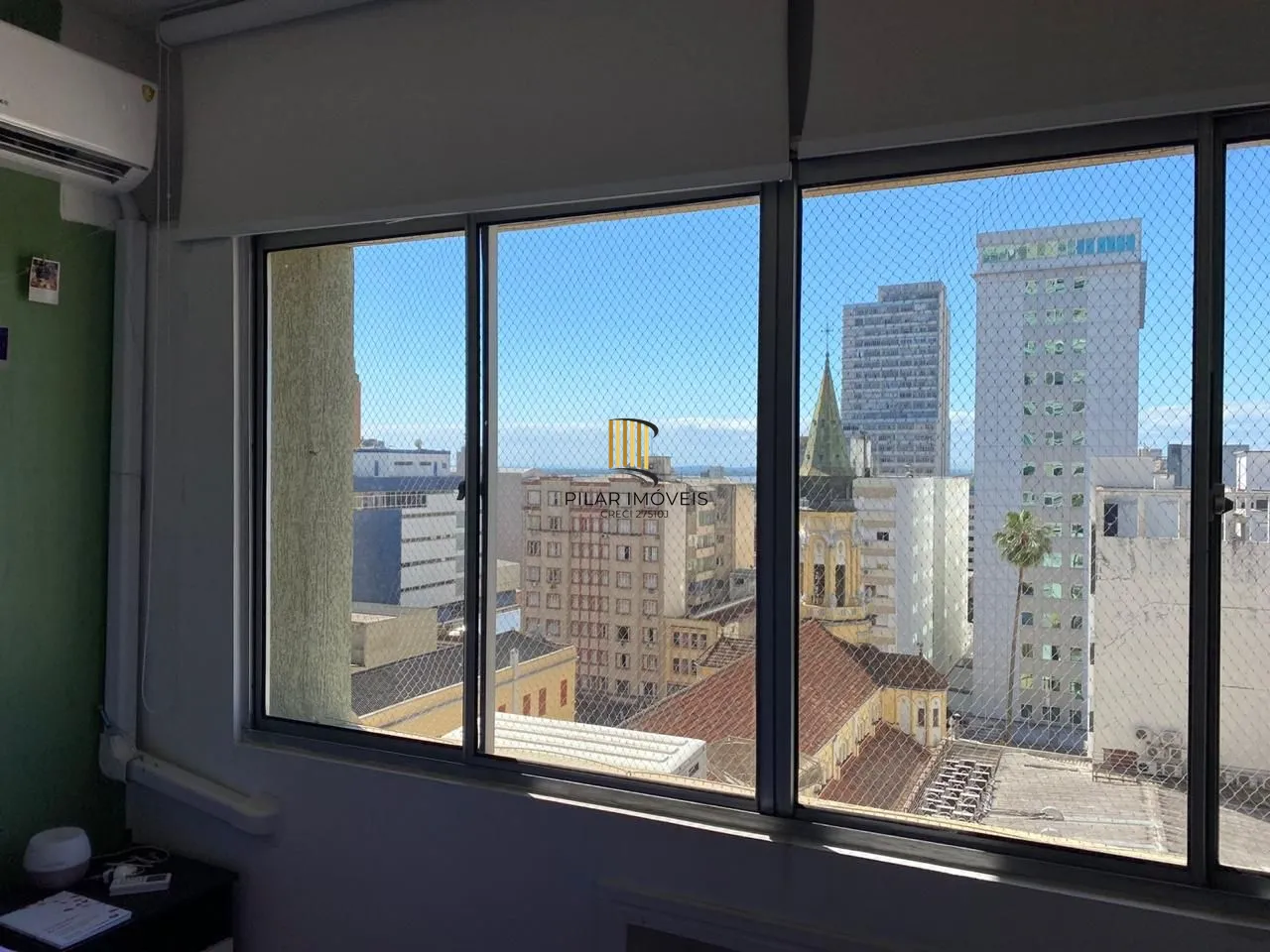 Apartamento Mobiliado a venda / Avenida Independência / 2 Dormitórios