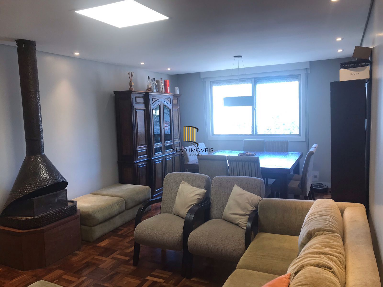 VENDE E ALUGA APARTAMENTO COM 100M² E UMA VAGA DE GARAGEM.